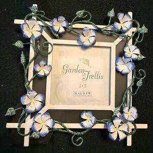 Metal Floral Picture Frame - 3x3 Photo